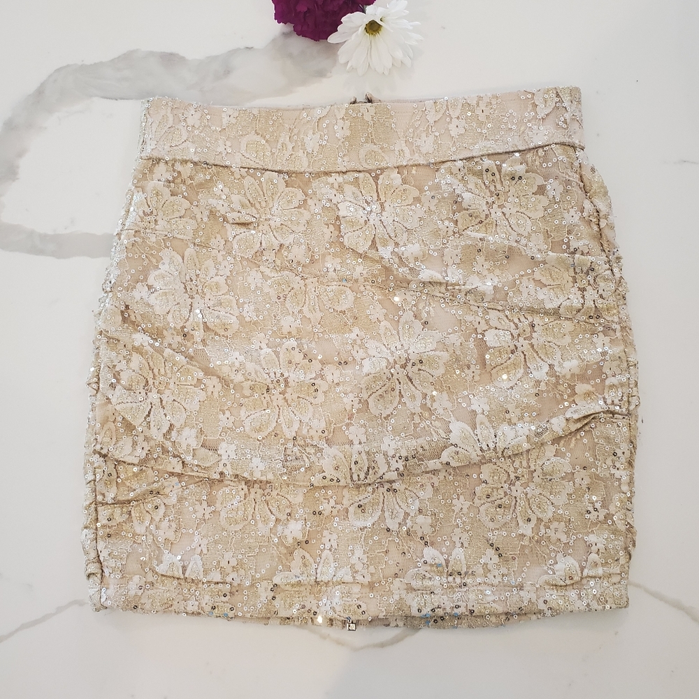 Mini Skirt - Picture 2 of 4